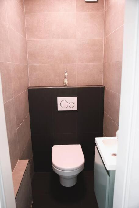 Charming Modern 2 Bedroom Apartment Alzingen Exteriör bild